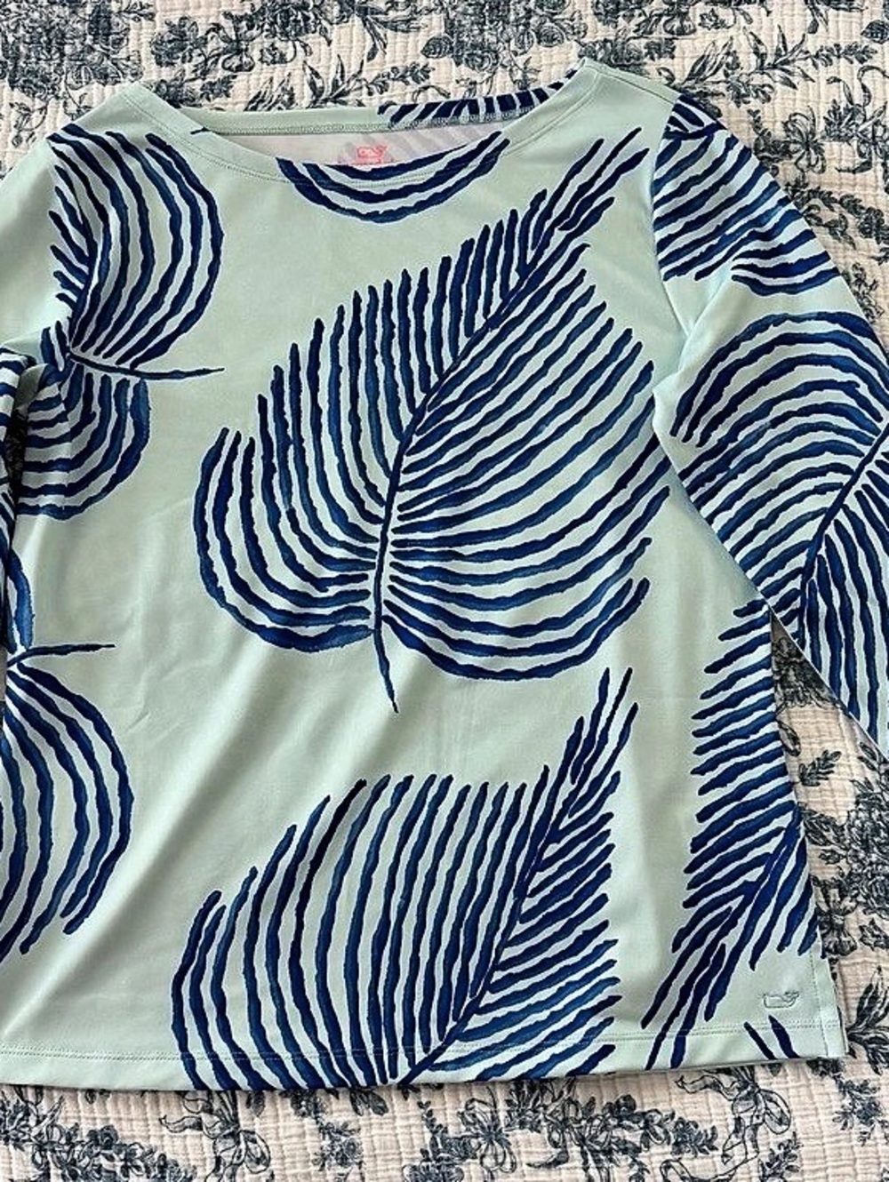 Vineyard Vines Palm Frond Performance Boat Neck Top Green & Blue Medium